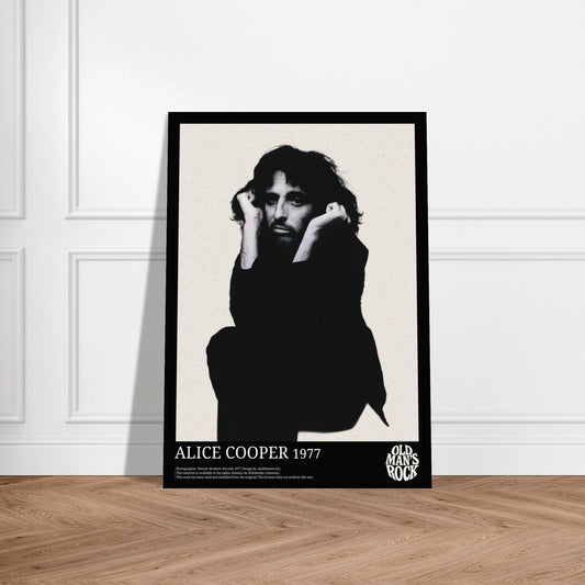 Portrait poster of Alice Cooper posing in 1977. 